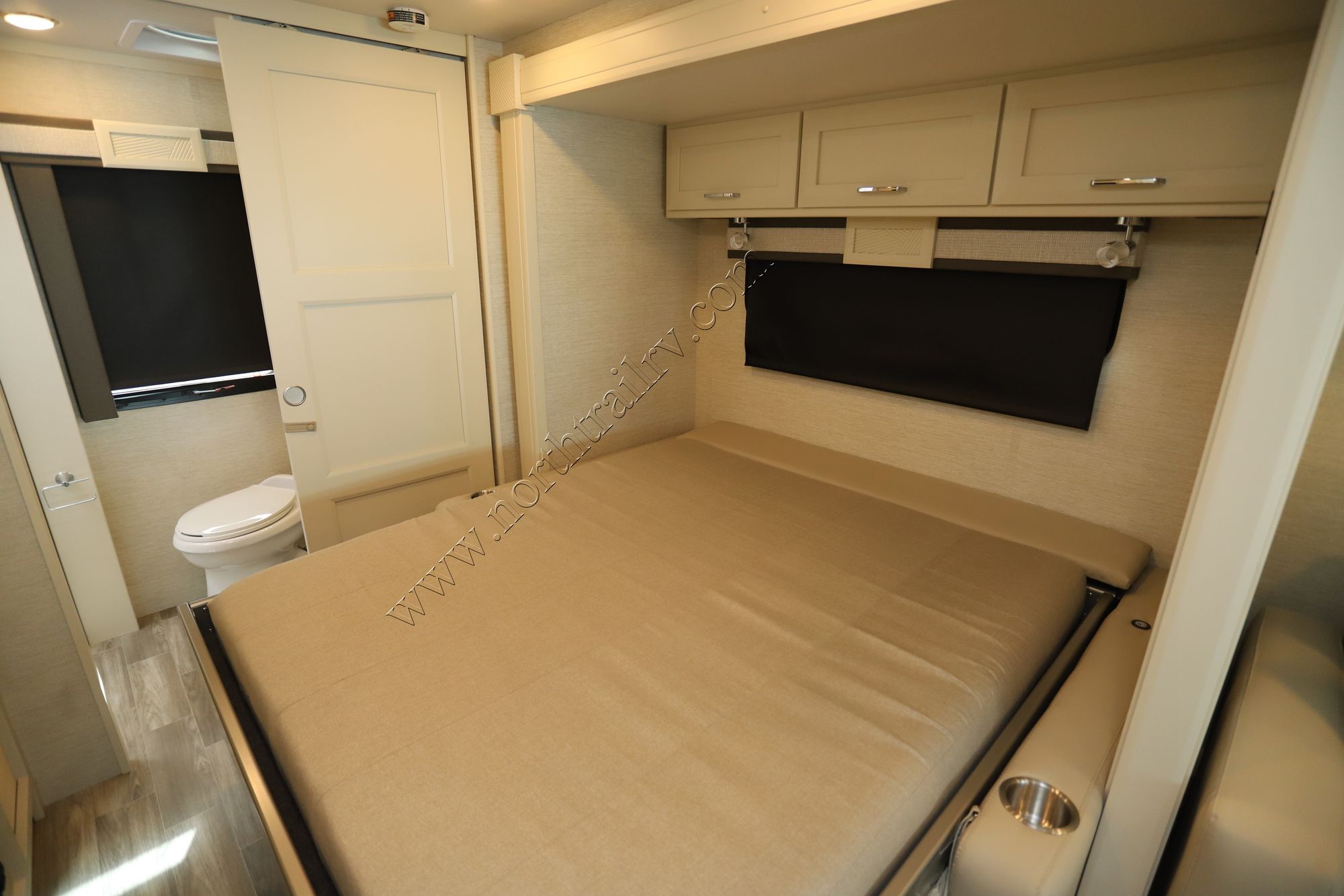 New 2024 Tiffin Motor Homes Wayfarer 25RW Class C  For Sale