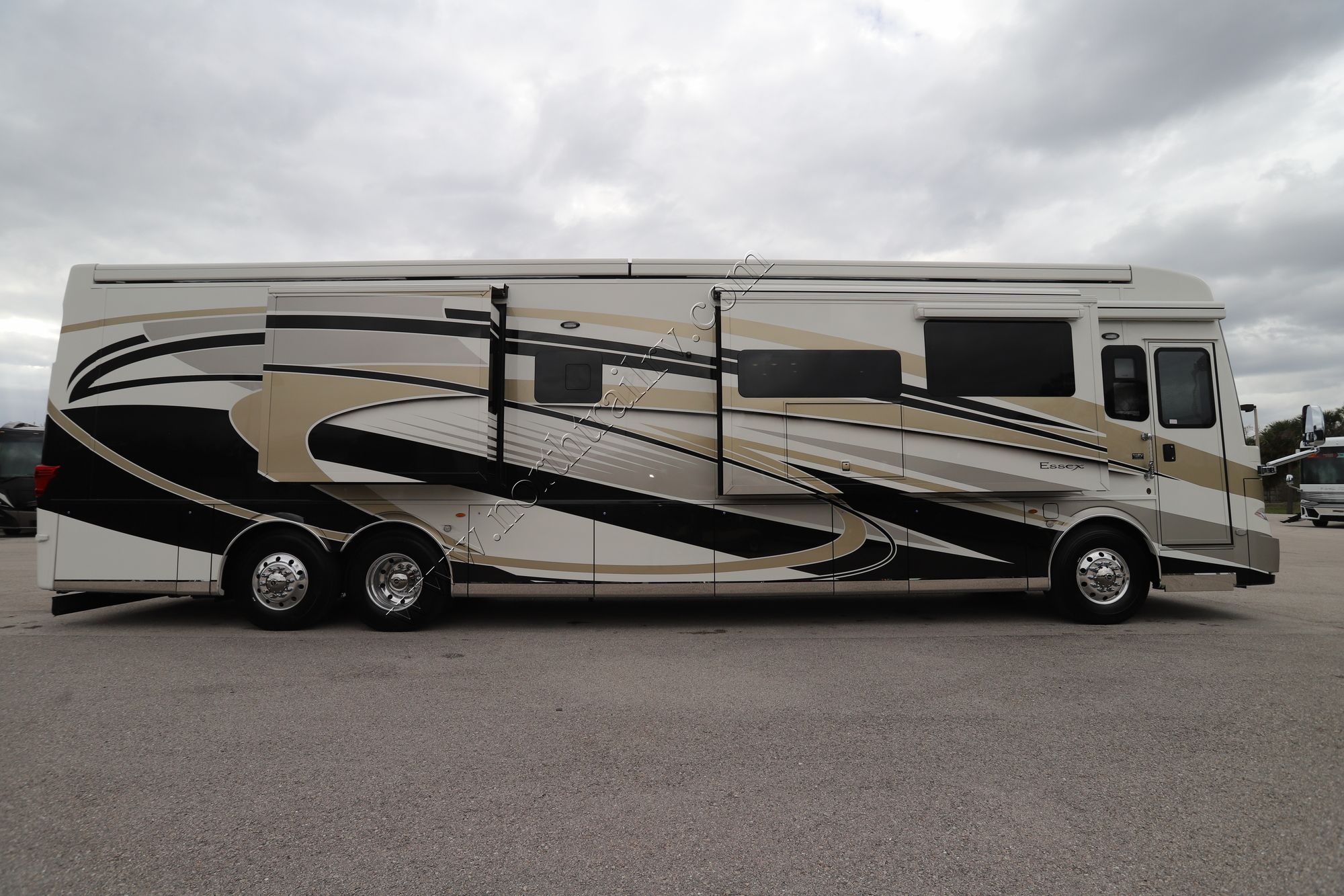 New 2024 Newmar Essex 4595 Class A  For Sale