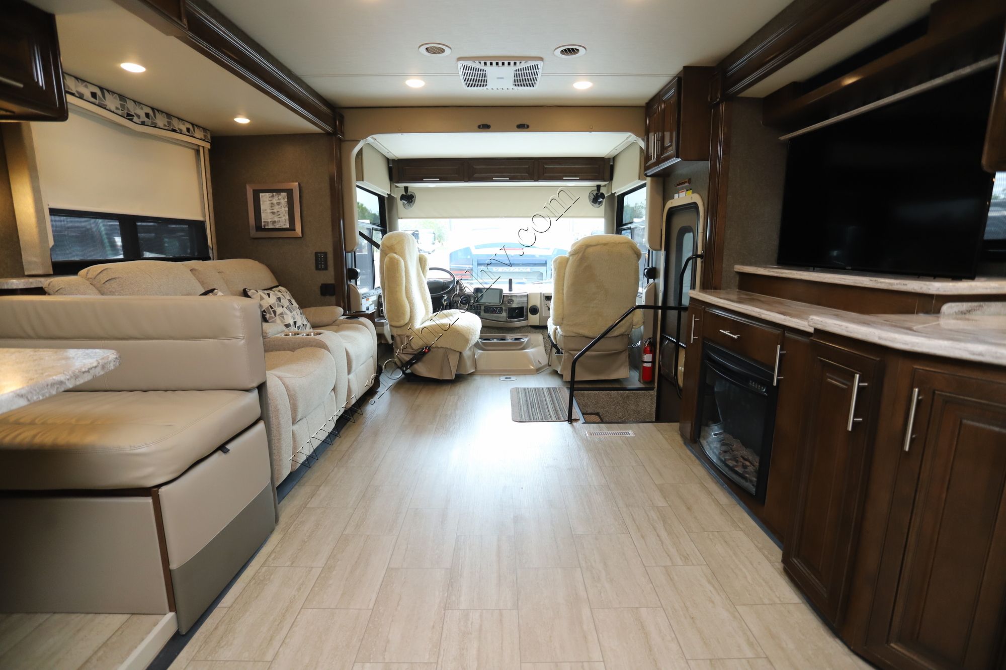 Used 2020 Thor Challenger 37FH Class A  For Sale