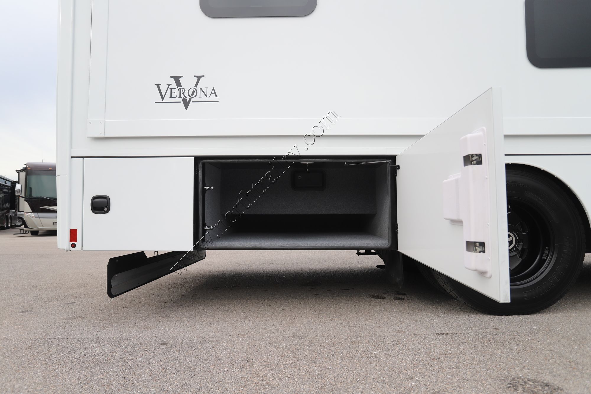 New 2024 Renegade Rv Verona 40VBH Super C  For Sale