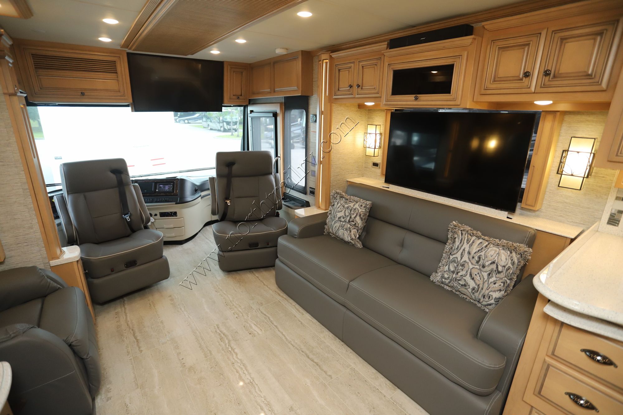 Used 2019 Newmar Dutch Star 4018 Class A  For Sale