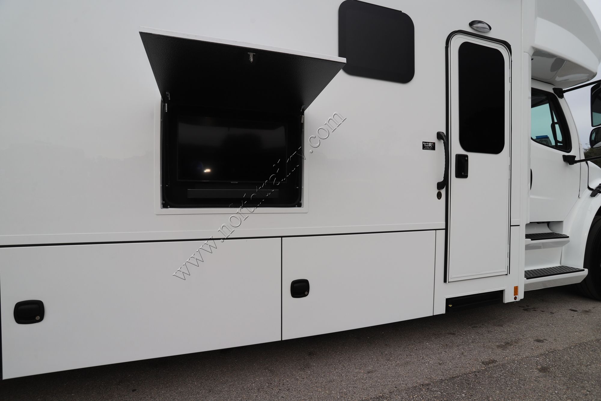 New 2024 Renegade Rv Verona 40VBH Super C  For Sale