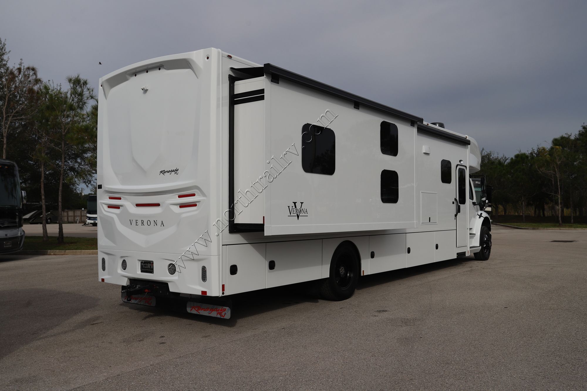 New 2024 Renegade Rv Verona 40VBH Super C  For Sale