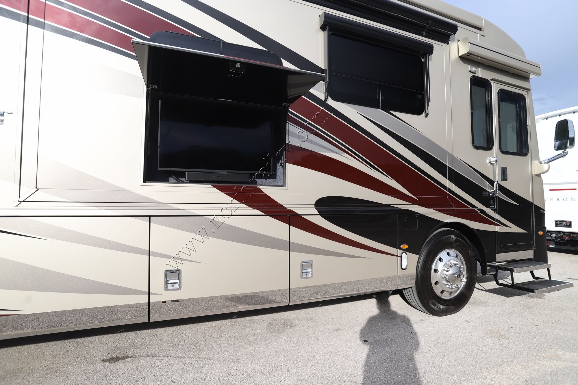 Used 2019 Newmar Dutch Star 4018 Class A  For Sale