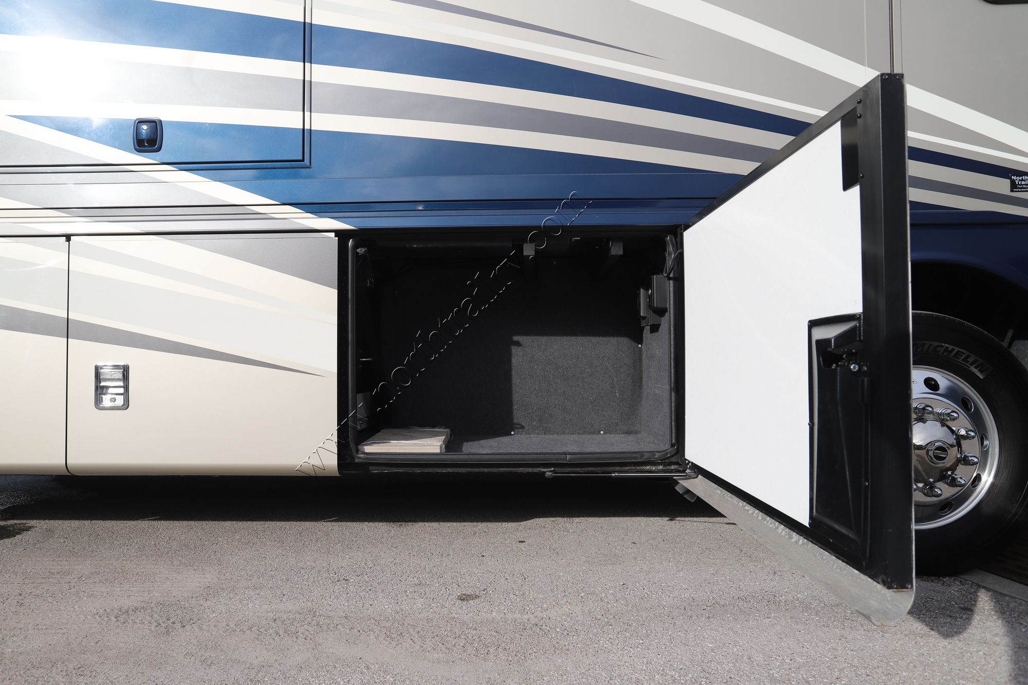 Used 2020 Newmar Ventana 4362 Class A  For Sale