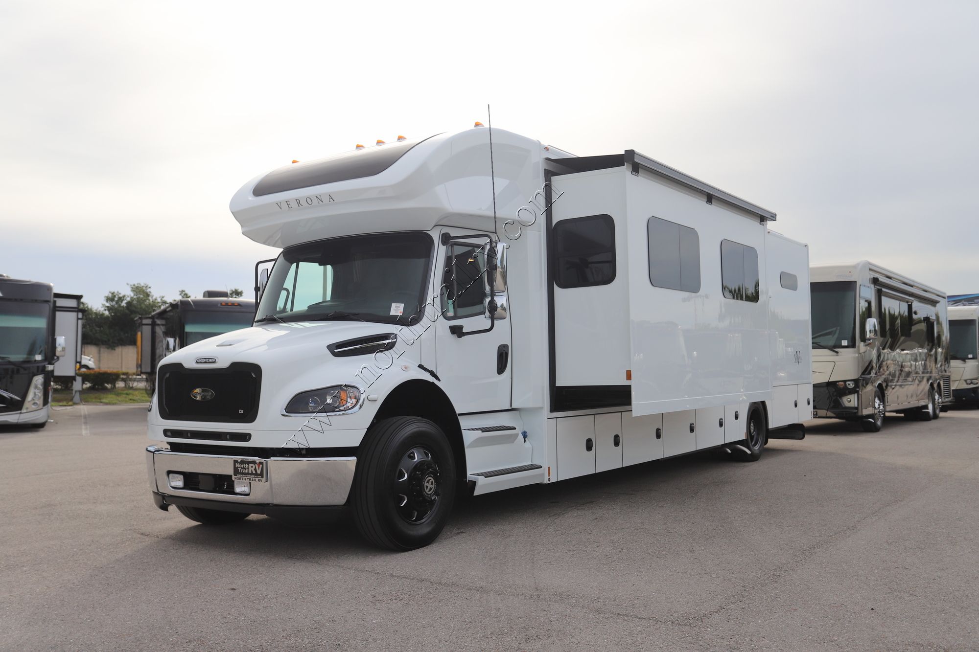 New 2024 Renegade Rv Verona 40VBH Super C  For Sale