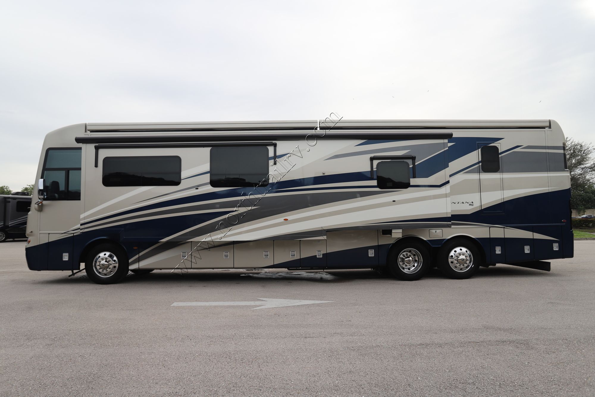 Used 2020 Newmar Ventana 4362 Class A  For Sale