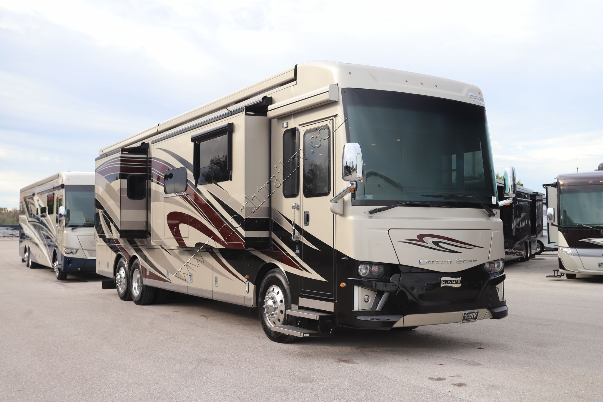 Used 2019 Newmar Dutch Star 4018 Class A  For Sale