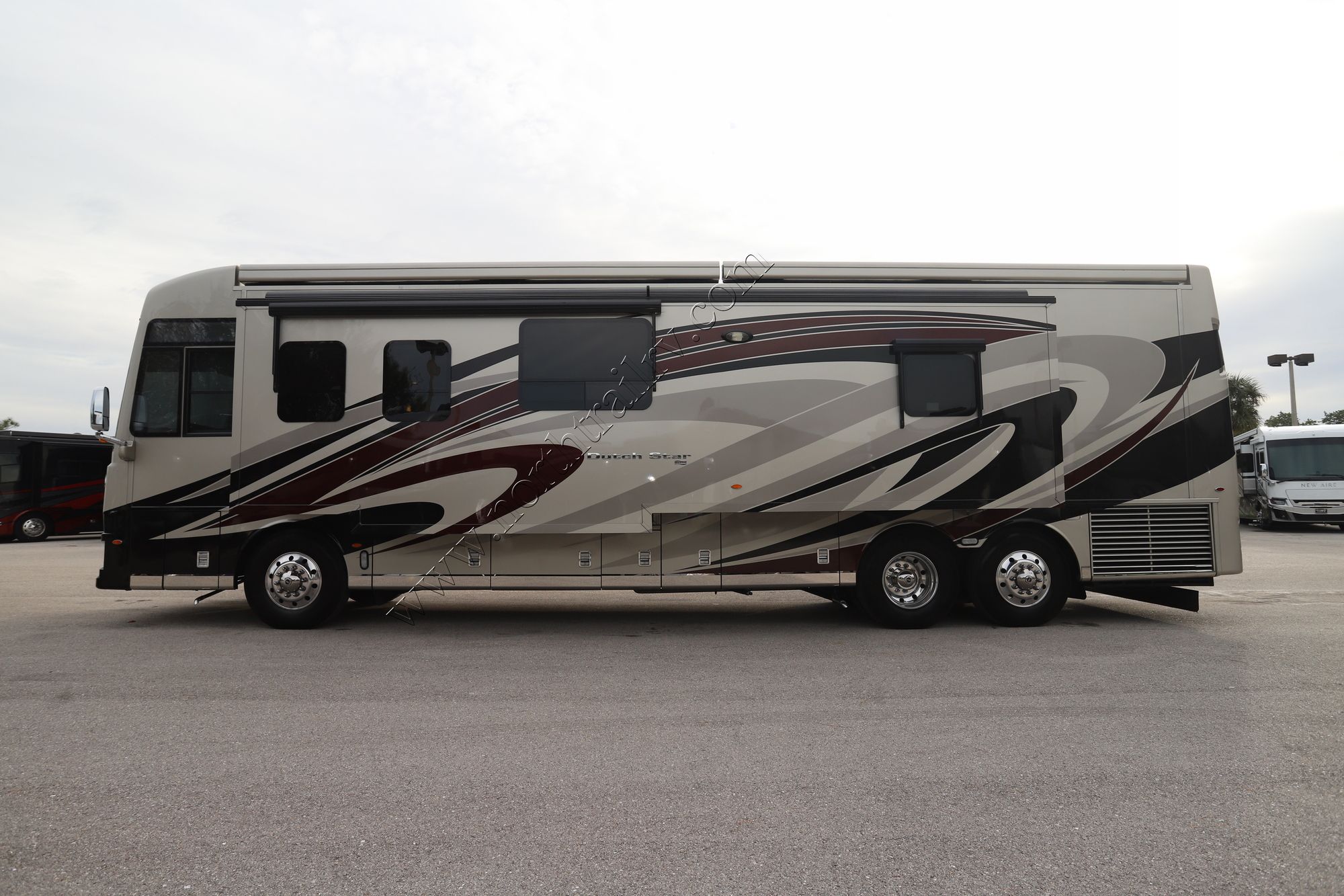 Used 2019 Newmar Dutch Star 4018 Class A  For Sale