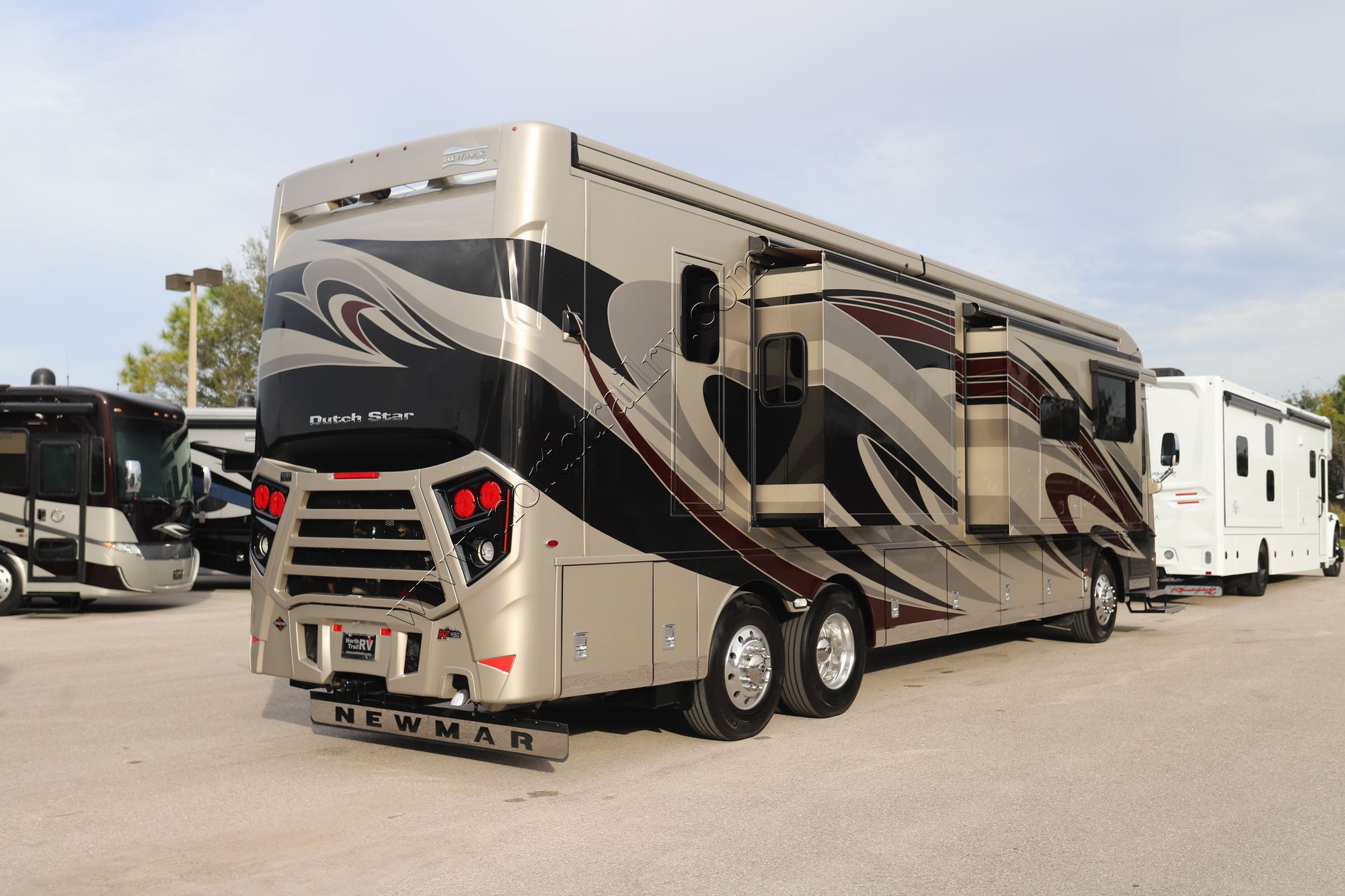 Used 2019 Newmar Dutch Star 4018 Class A  For Sale