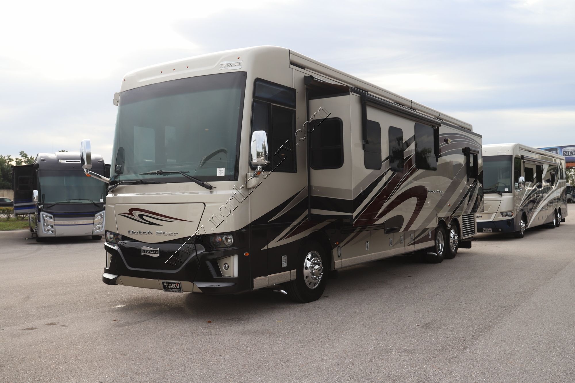 Used 2019 Newmar Dutch Star 4018 Class A  For Sale