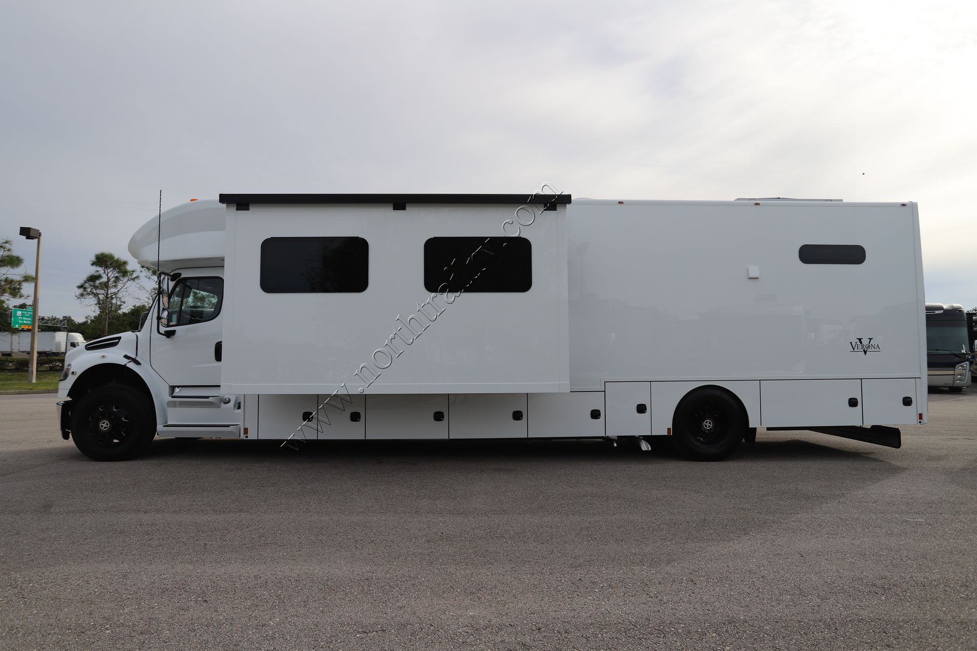 New 2024 Renegade Rv Verona 40VBH Super C  For Sale