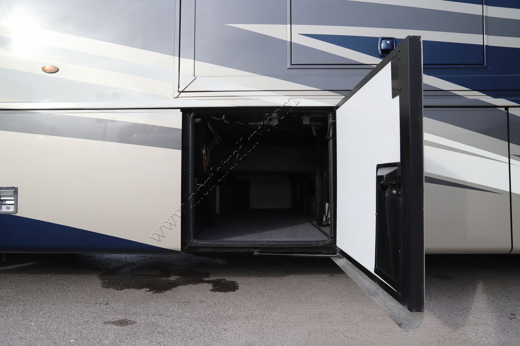 Used 2020 Newmar Ventana 4362 Class A  For Sale