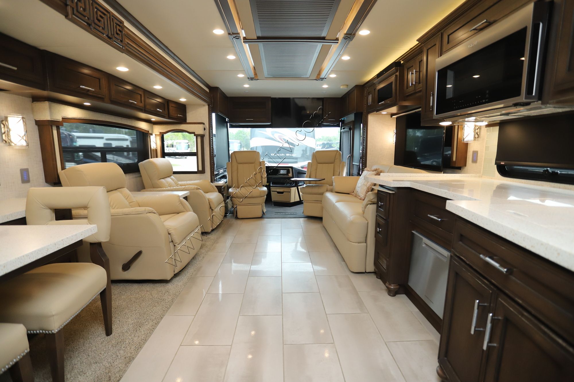 Used 2020 Newmar Ventana 4362 Class A  For Sale