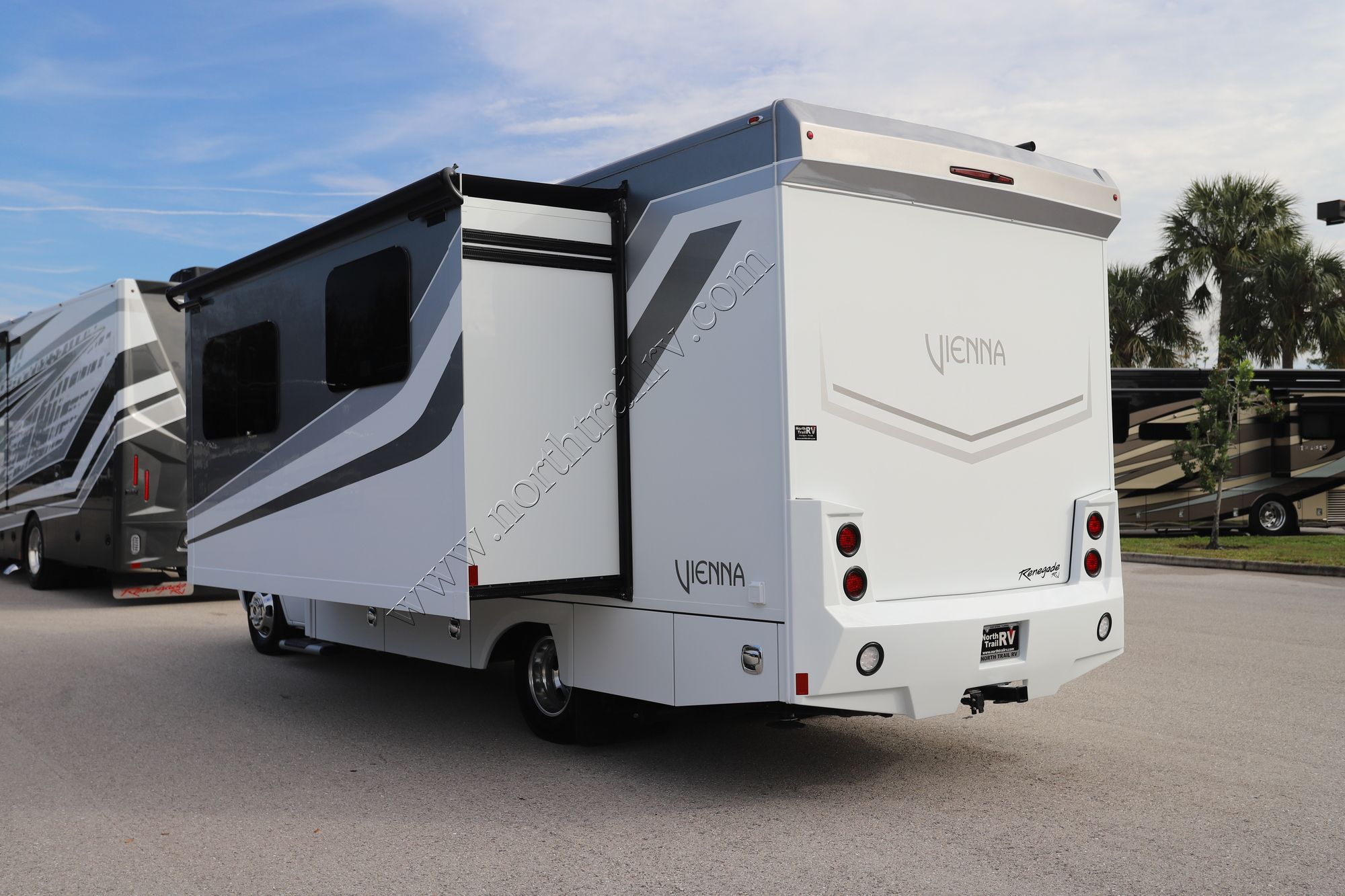 New 2024 Renegade Rv Vienna 25VRMC Class C  For Sale