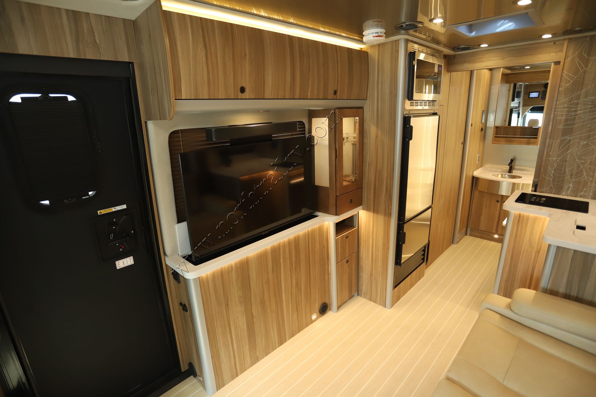 2024 Airstream Atlas Tommy Bahama Class C New  For Sale