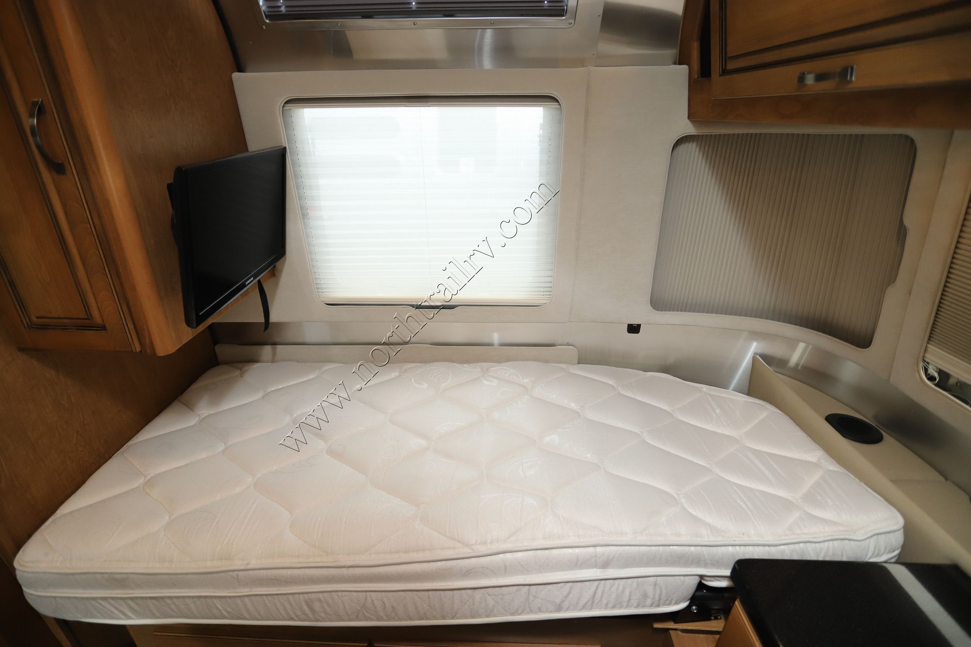 2018 Airstream Classic 33FB Travel Trailer Used  For Sale