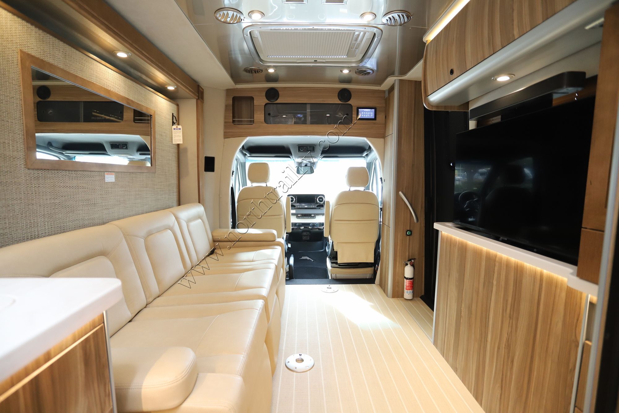 2024 Airstream Atlas Tommy Bahama Class C New  For Sale