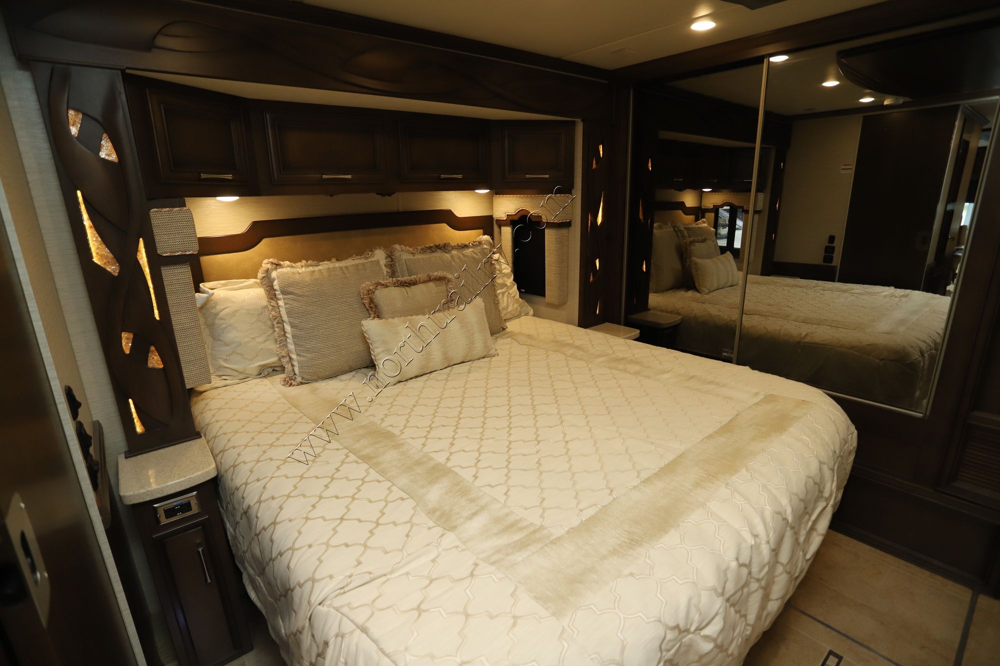 Used 2018 Newmar Ventana 3407 Class A  For Sale