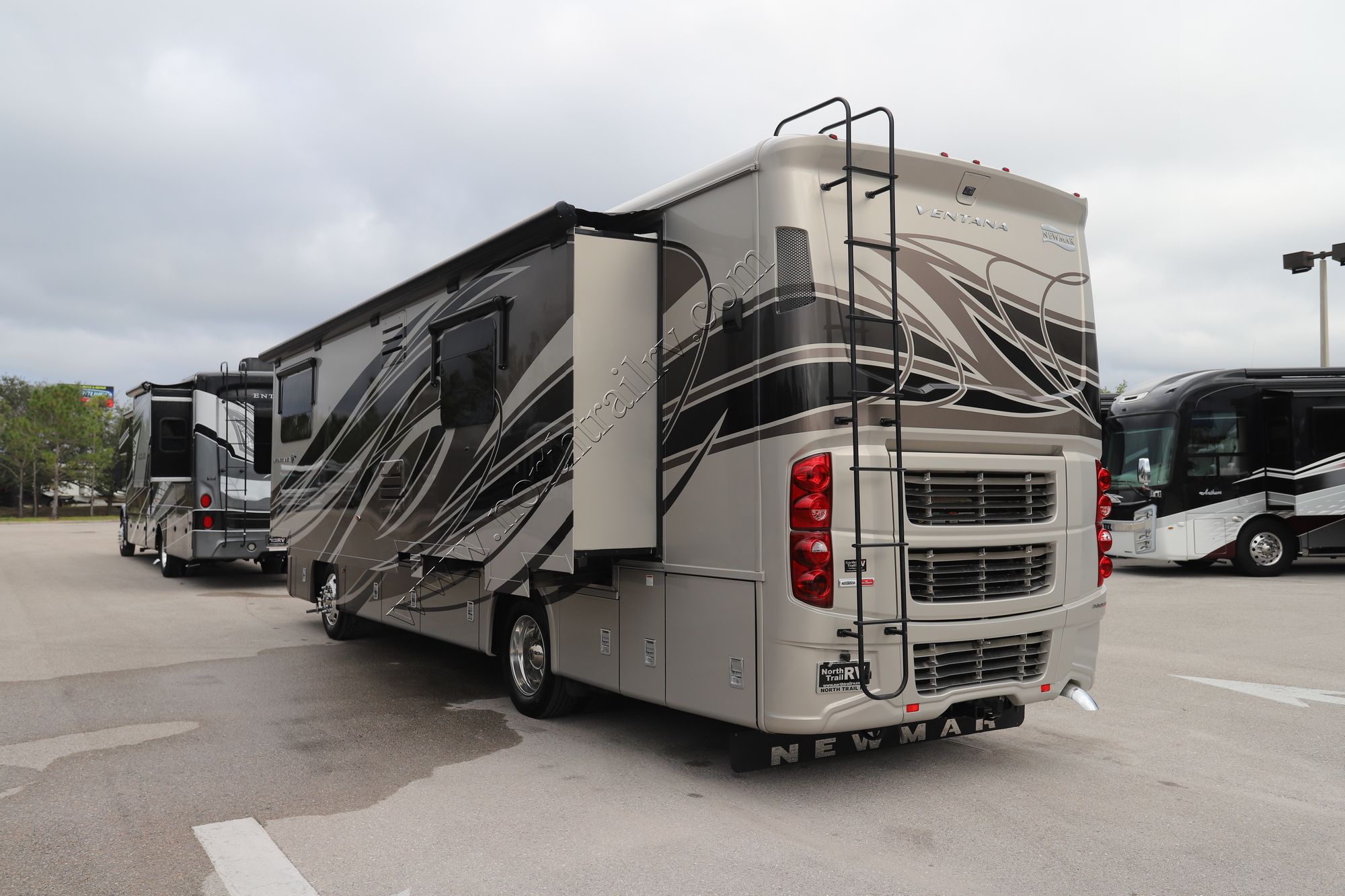 Used 2018 Newmar Ventana 3407 Class A  For Sale