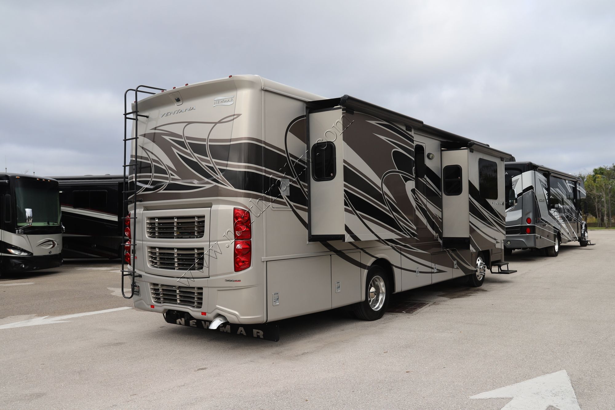 Used 2018 Newmar Ventana 3407 Class A  For Sale