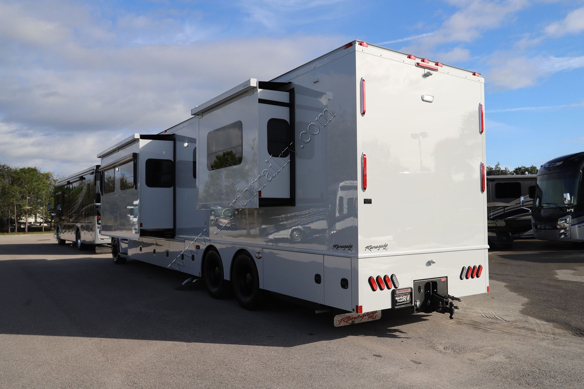 New 2024 Renegade Rv Classic 45CBF Super C  For Sale