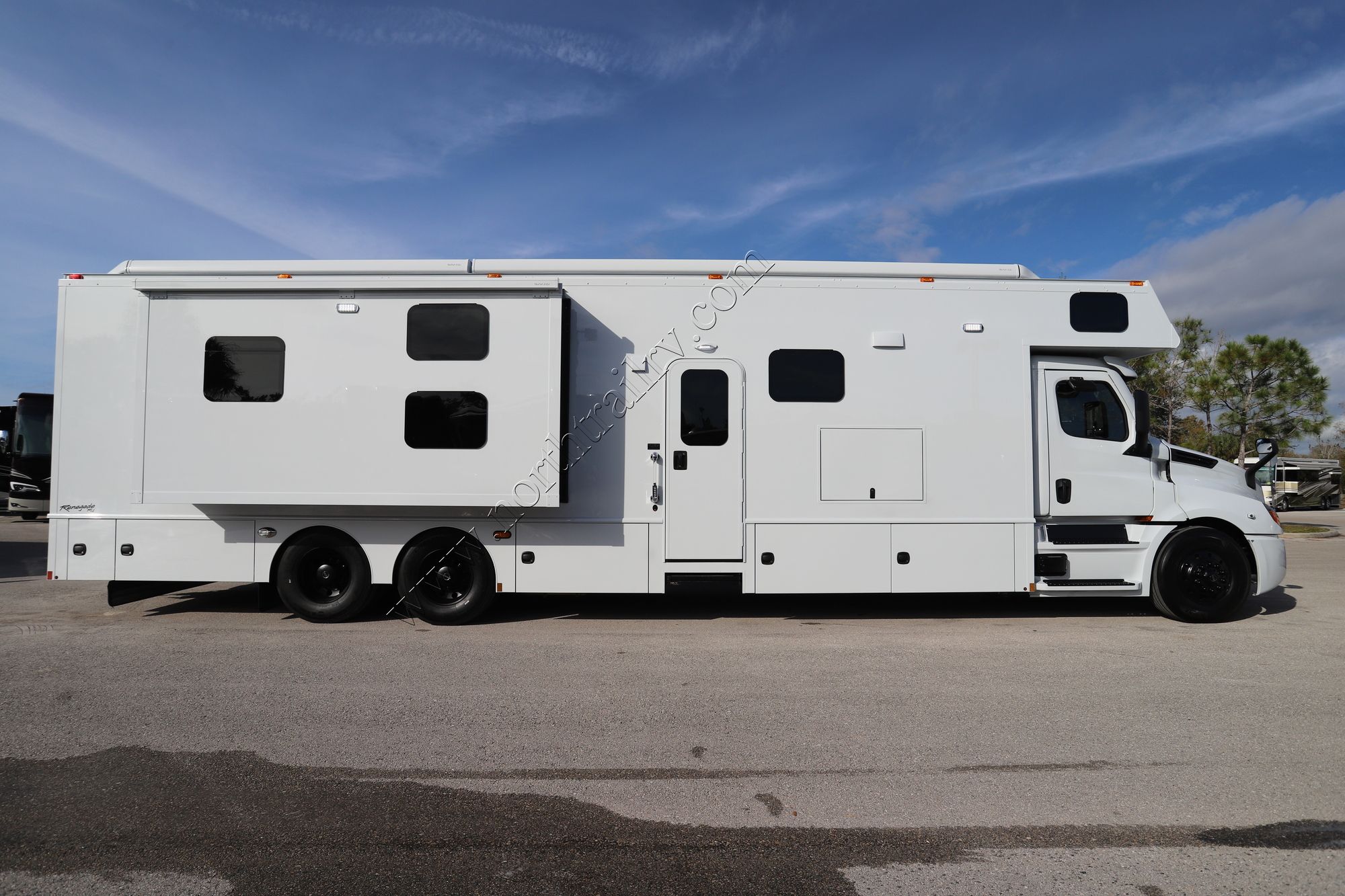 New 2024 Renegade Rv Classic 45CBF Super C  For Sale