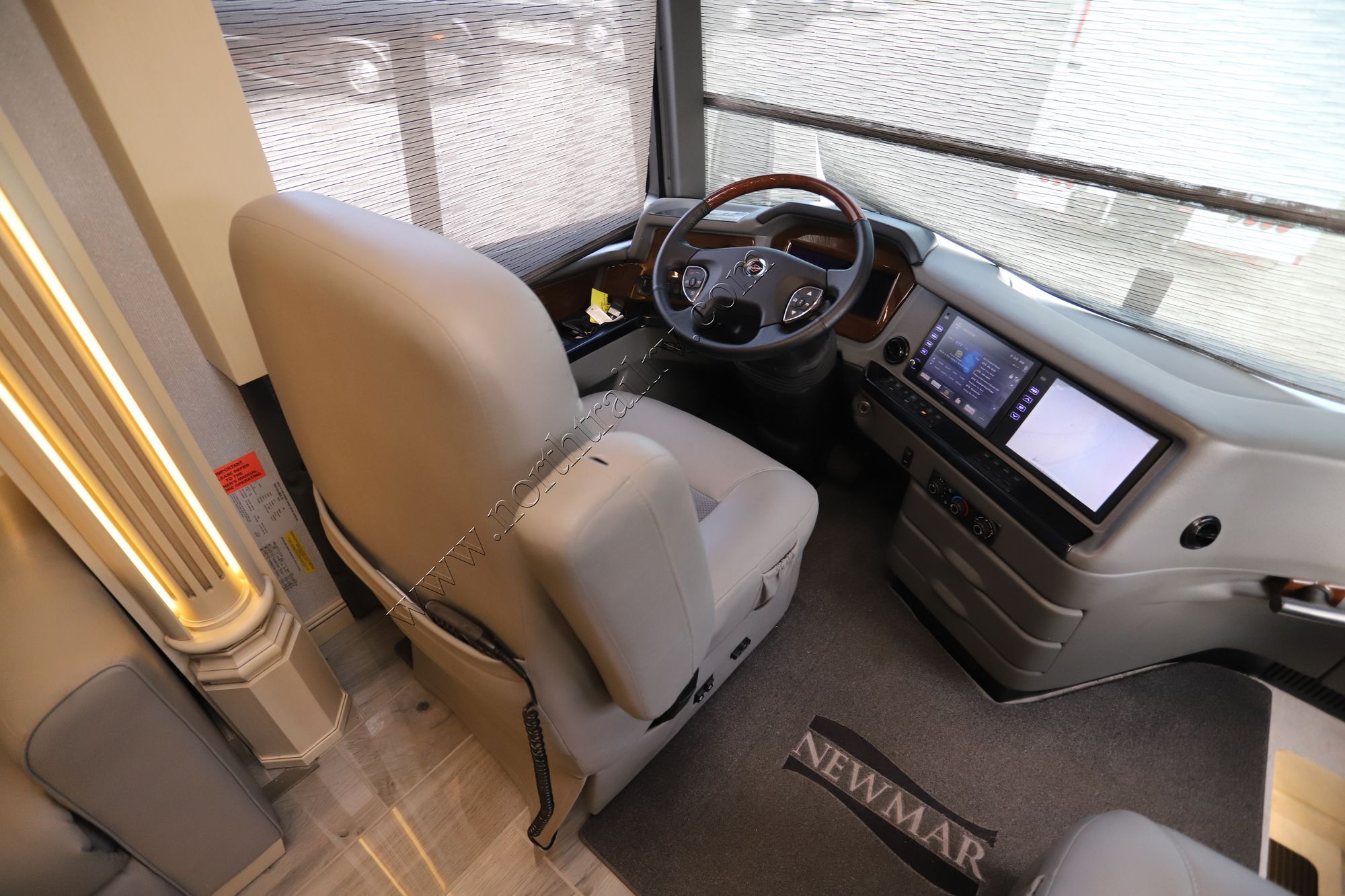 Used 2022 Newmar Essex 4533 Class A  For Sale