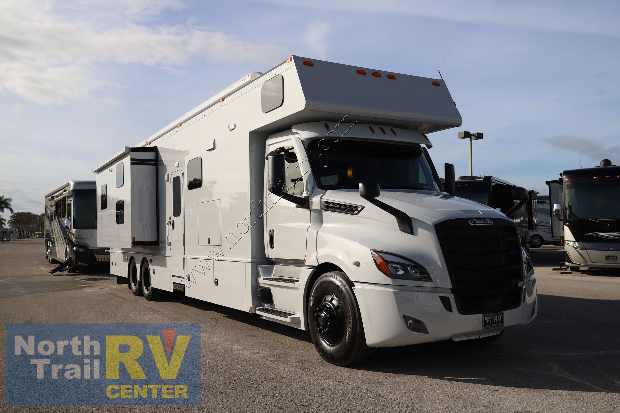 New 2024 Renegade Rv Classic 45CBF Super C  For Sale