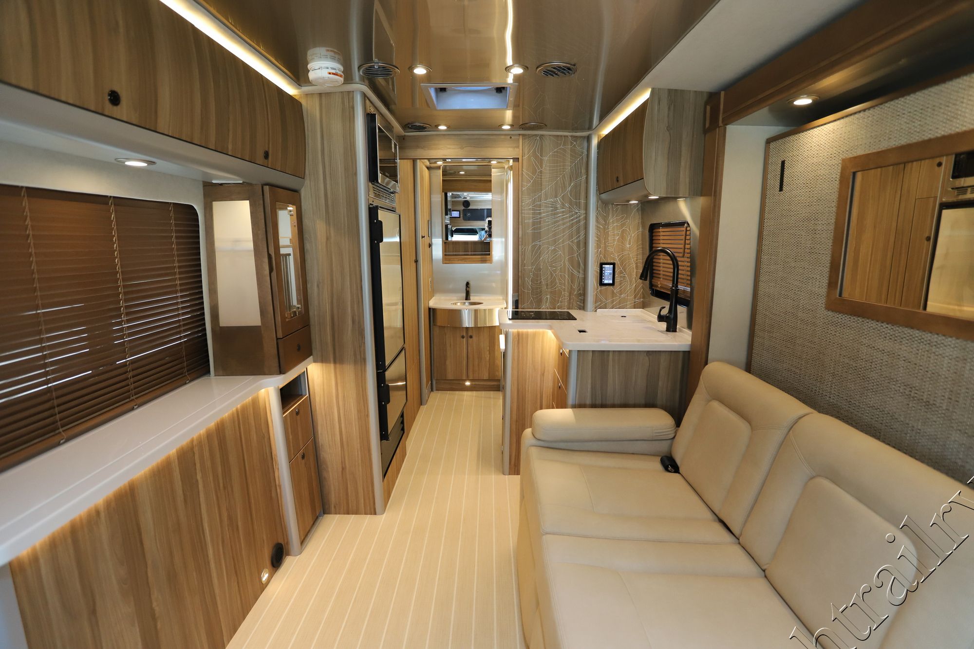 2024 Airstream Atlas Tommy Bahama Class C New  For Sale