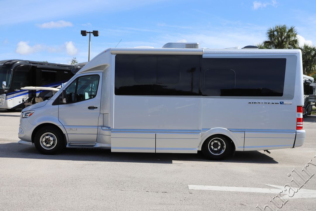 2024 Airstream Atlas Tommy Bahama 15830