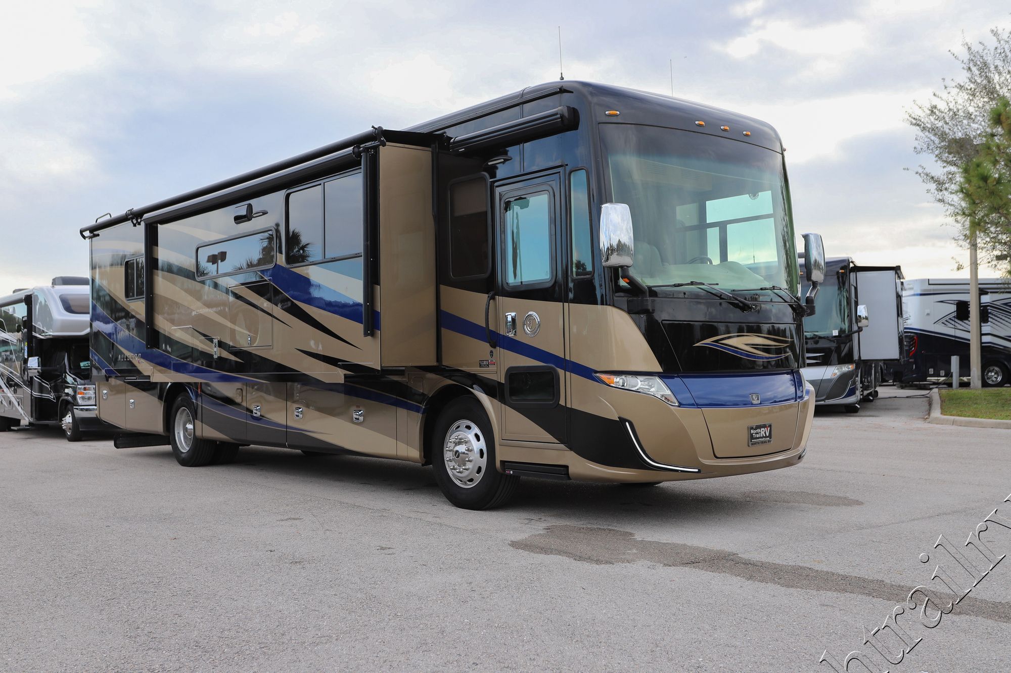 Used 2019 Tiffin Motor Homes Allegro Red 37BA Class A  For Sale