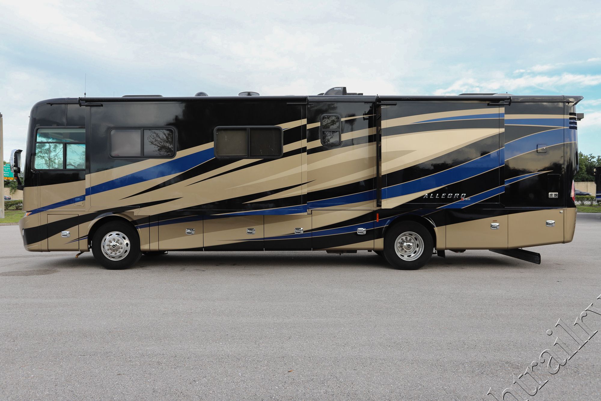 Used 2019 Tiffin Motor Homes Allegro Red 37BA Class A  For Sale