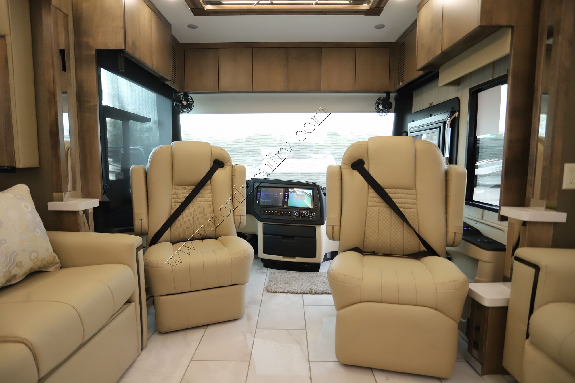 New 2024 Tiffin Motor Homes Zephyr 45FZ Class A  For Sale