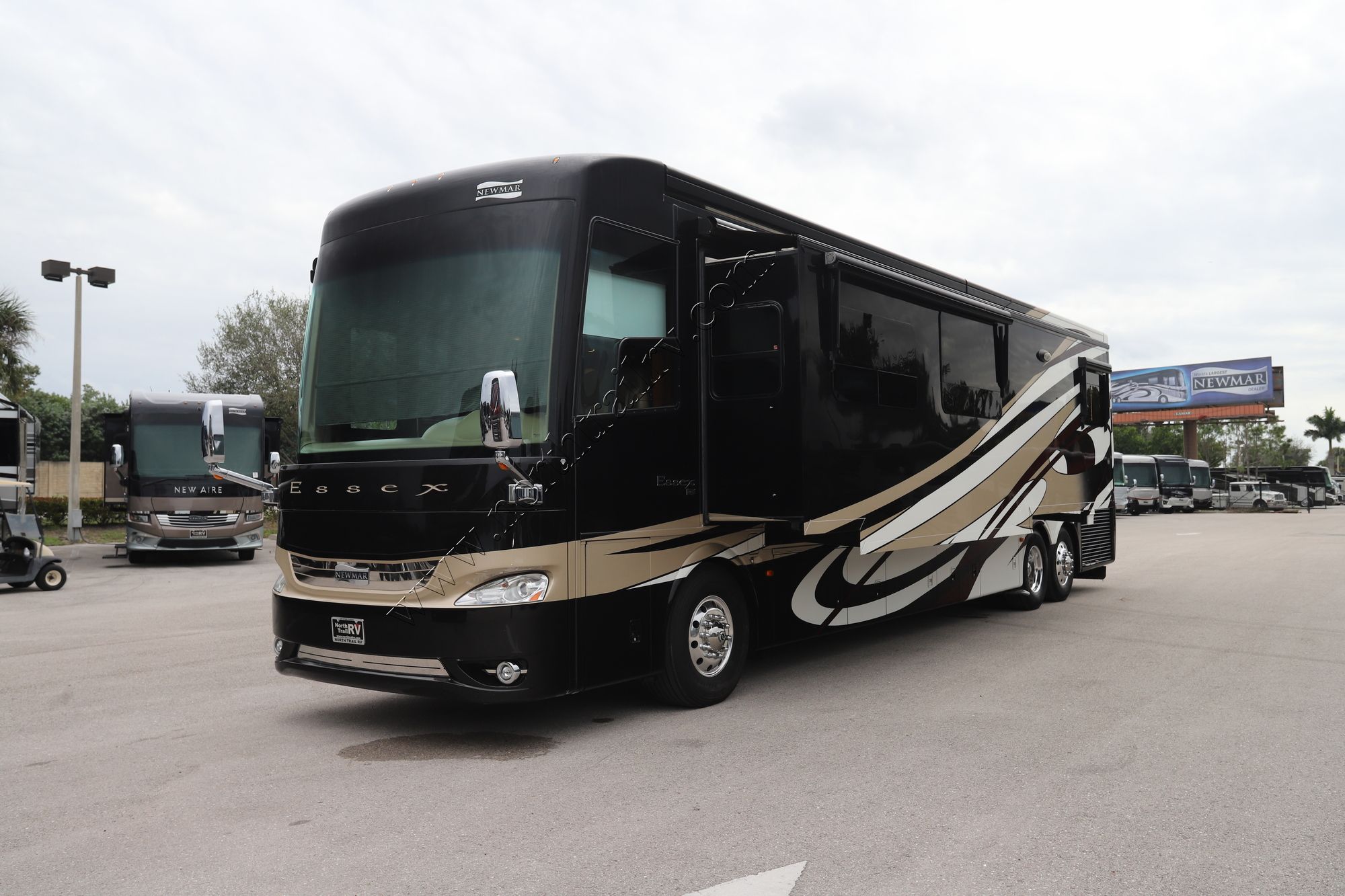 Used 2015 Newmar Essex 4553 Class A  For Sale