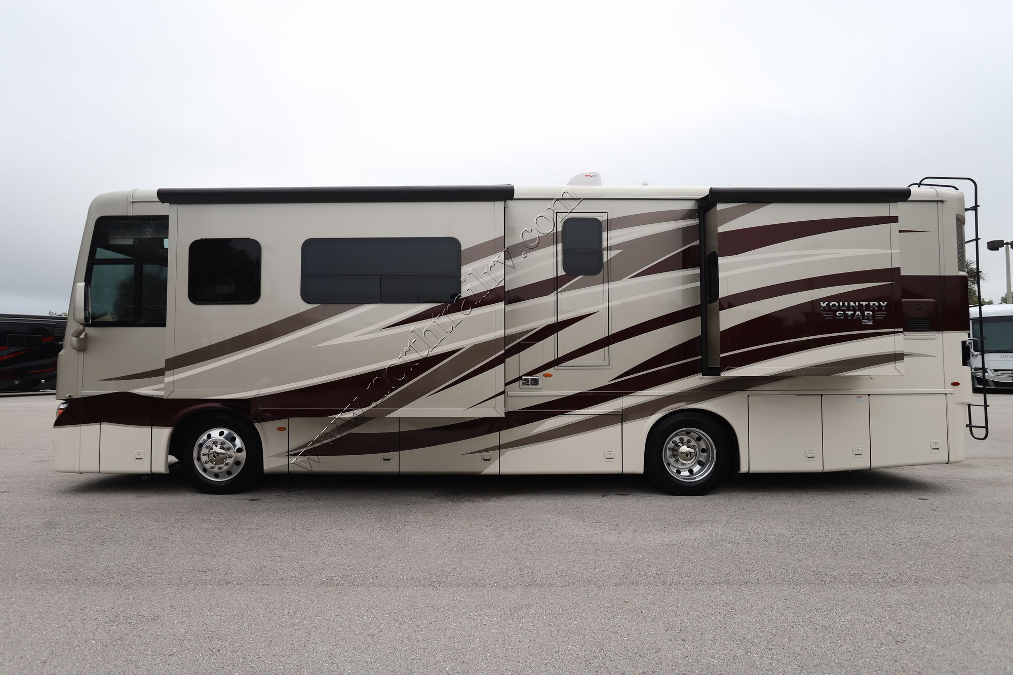Used 2021 Newmar Kountry Star 3412 Class A  For Sale