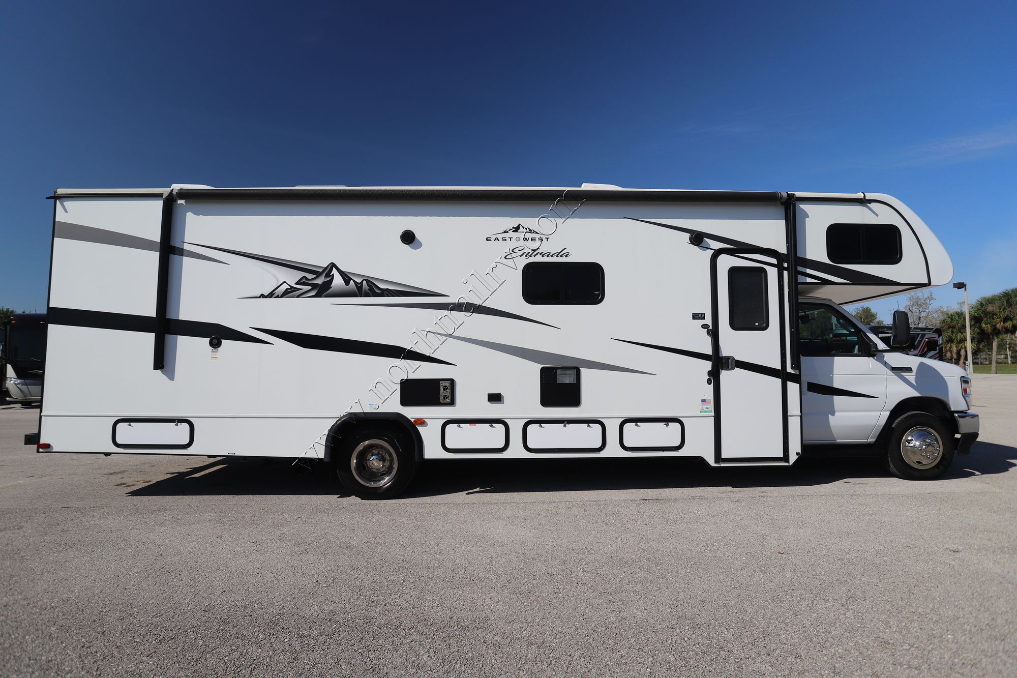 Used 2022 East To West Entrada 2900DS Class C  For Sale