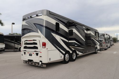 2021 Newmar Mountain Aire 4535