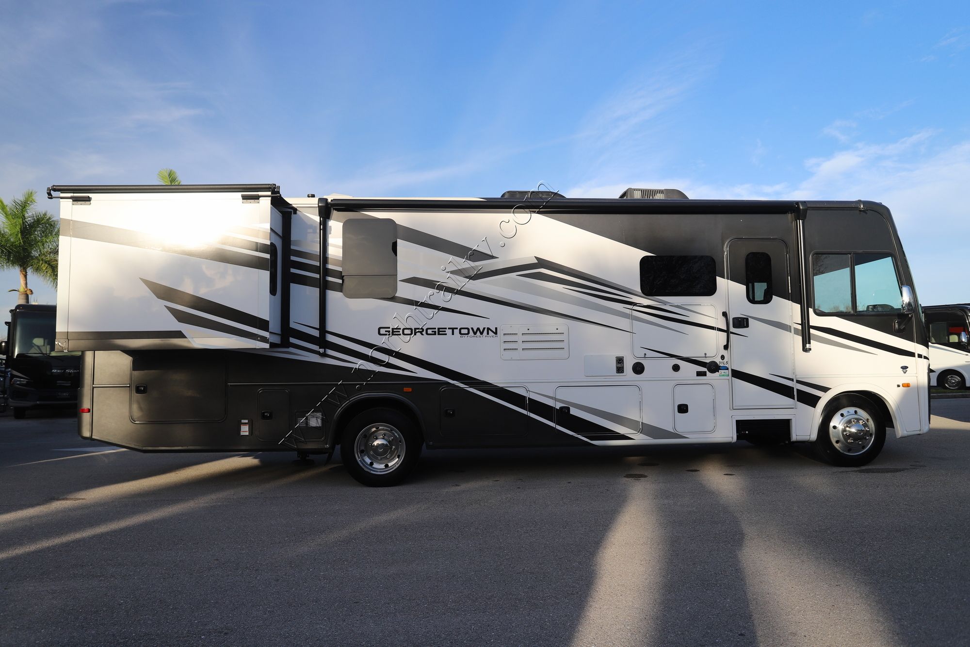 Used 2022 Forest River Georgetown 31L5 Class A  For Sale