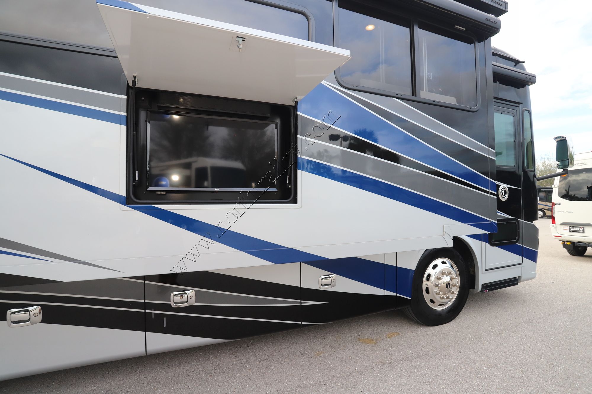 Used 2021 Tiffin Motor Homes Allegro Red 37BA Class A  For Sale