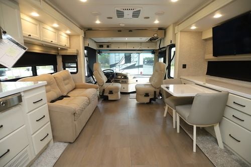 2024 Tiffin Motor Homes Byway 38BL