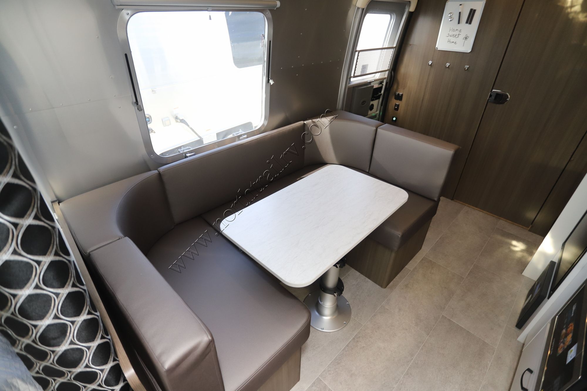 2024 Airstream Caravel 22FB Travel Trailer New  For Sale
