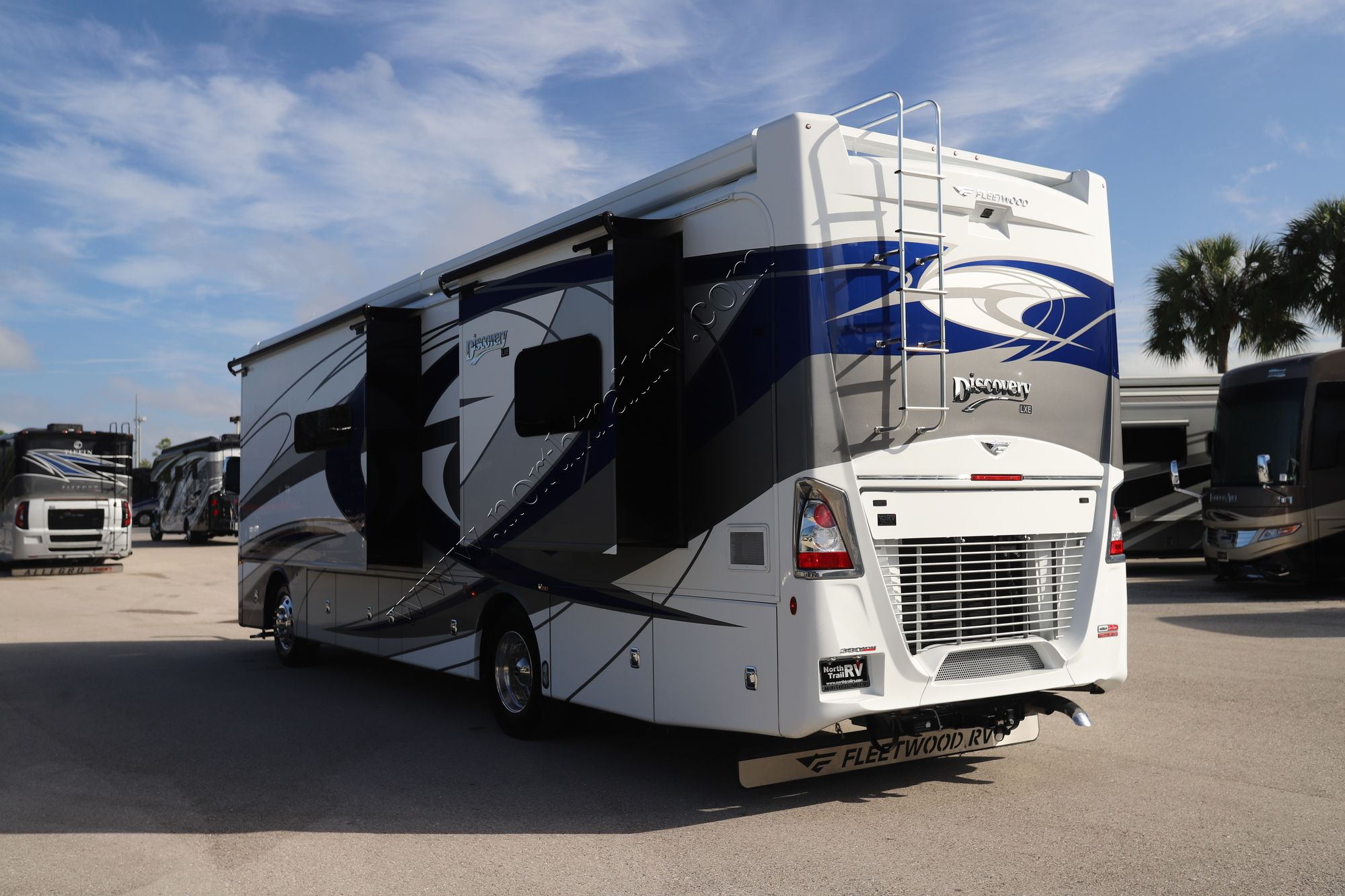 Used 2023 Fleetwood Discovery Lxe 36HQ Class A  For Sale