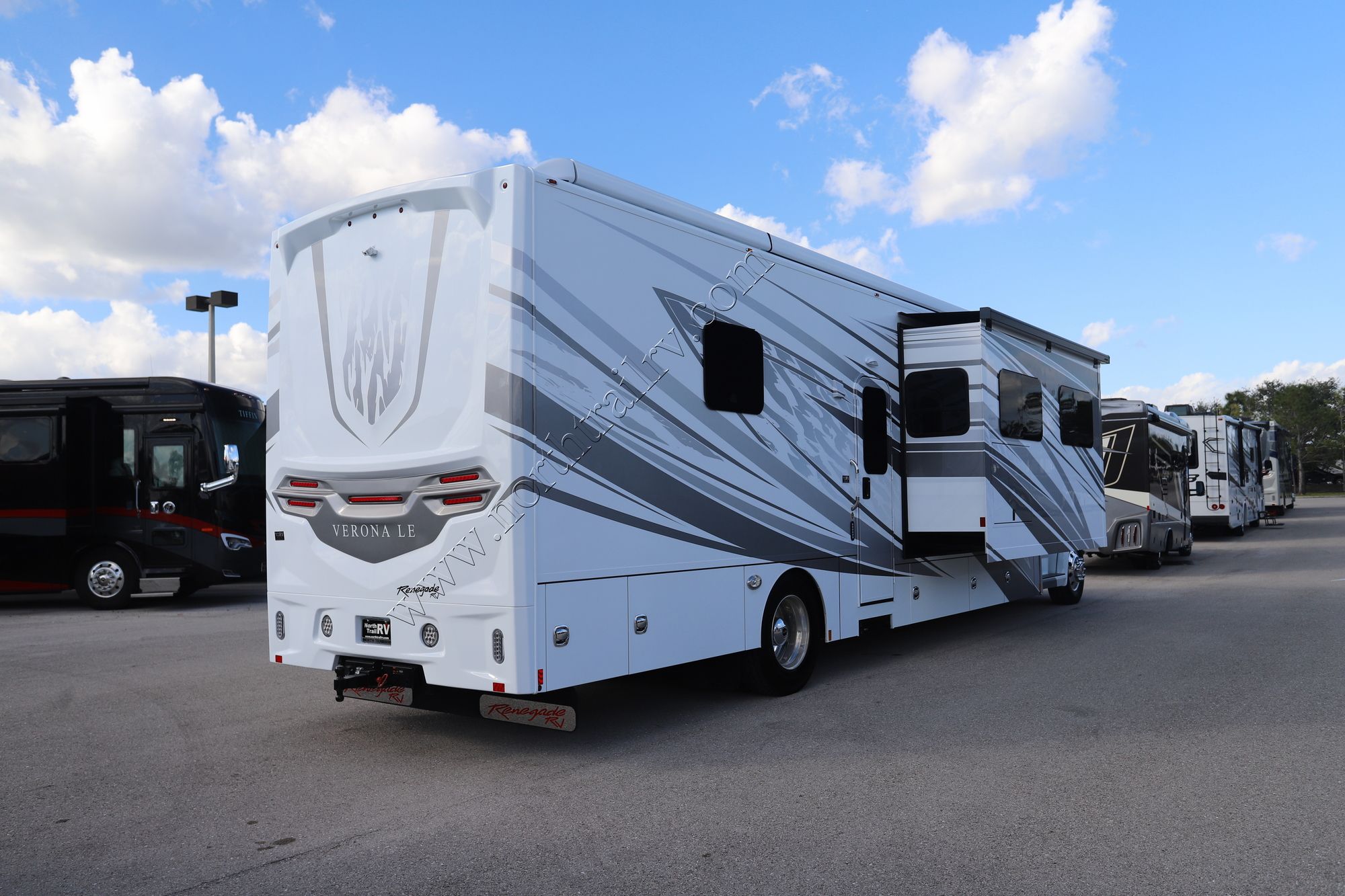 New 2024 Renegade Rv Verona Le 40LRB Super C  For Sale