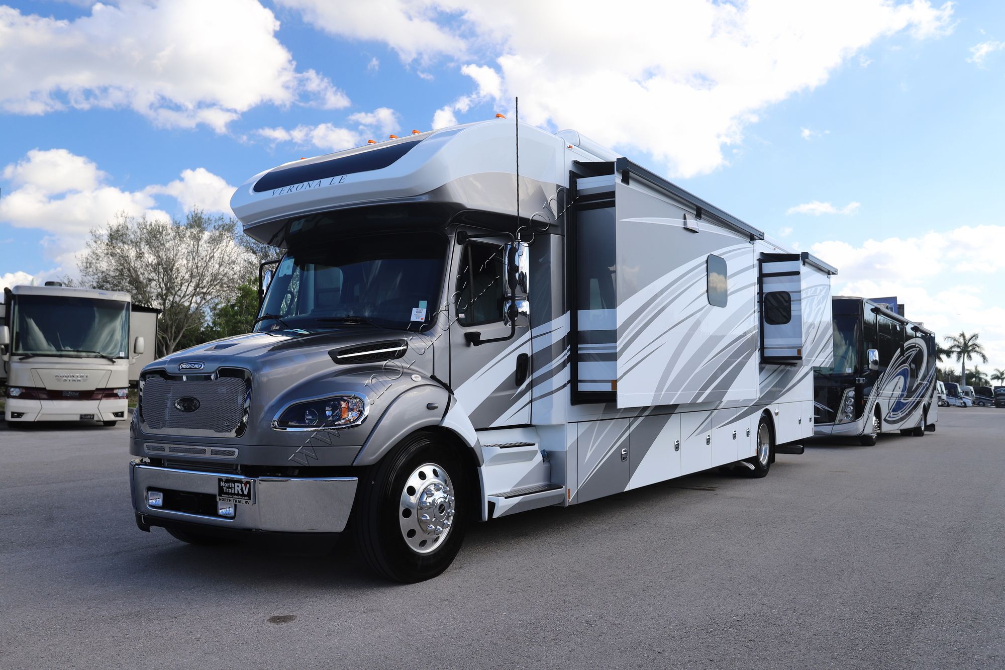 New 2024 Renegade Rv Verona Le 40LRB Super C  For Sale