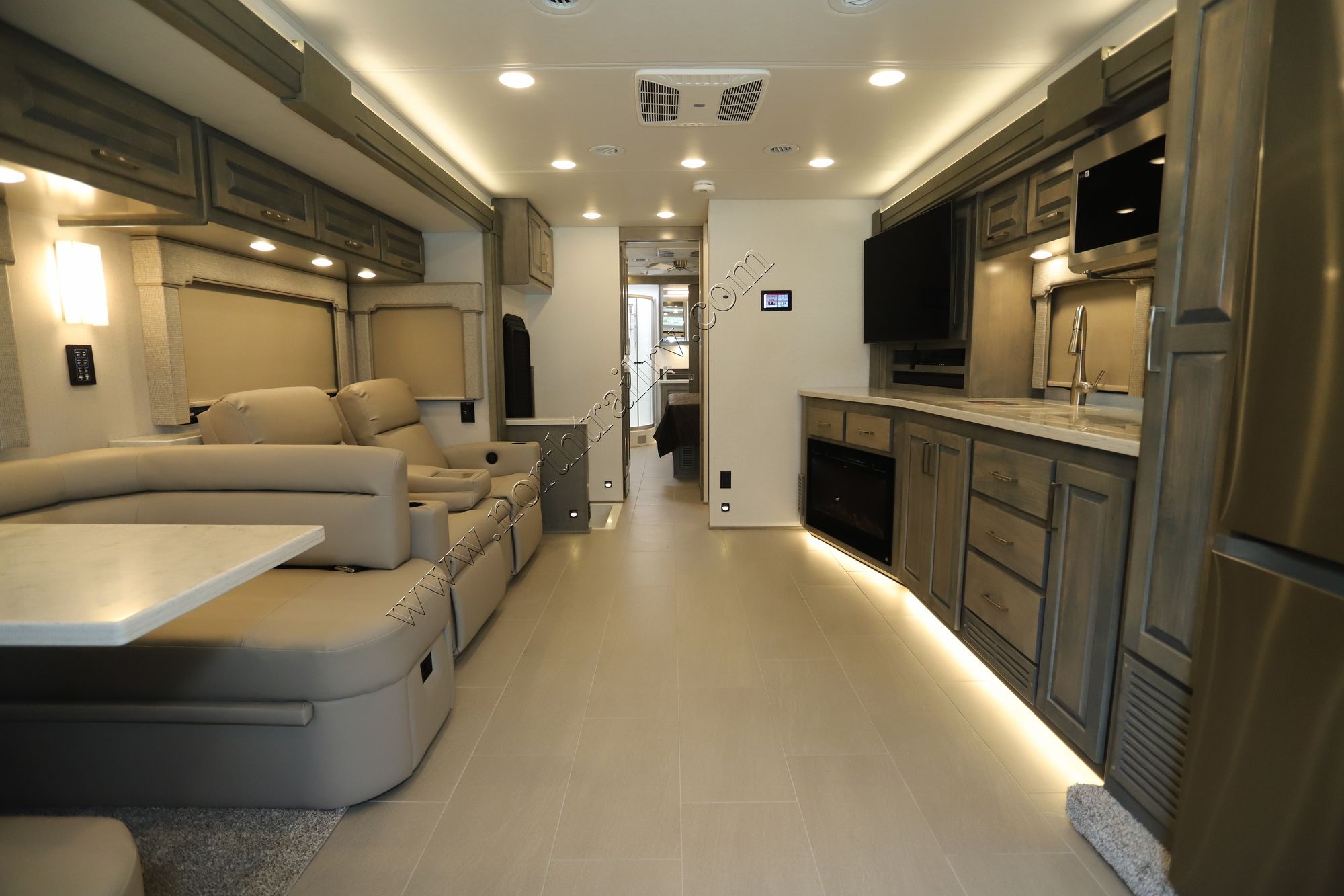 New 2024 Renegade Rv Verona Le 40LRB Super C  For Sale