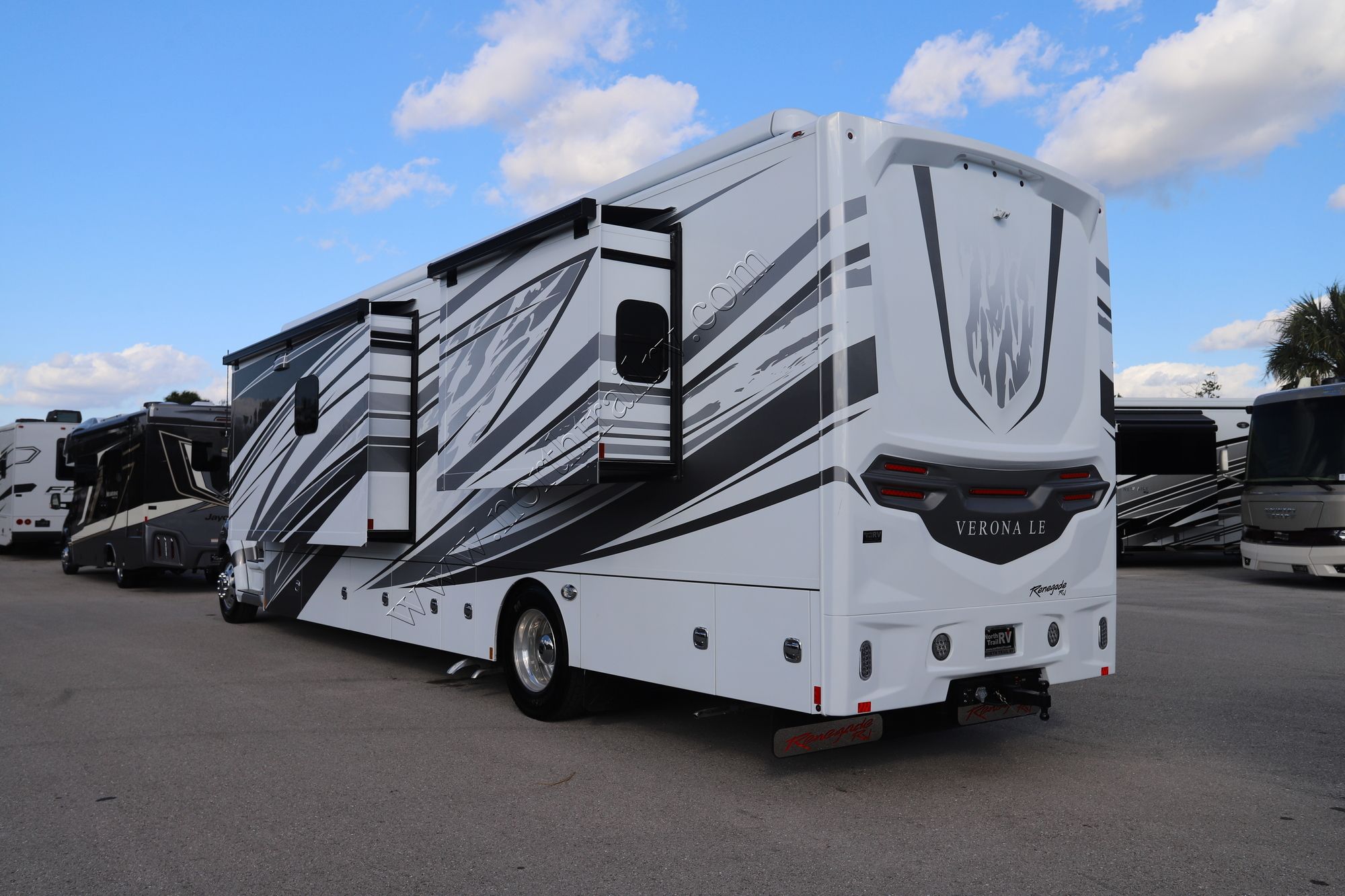 New 2024 Renegade Rv Verona Le 40LRB Super C  For Sale