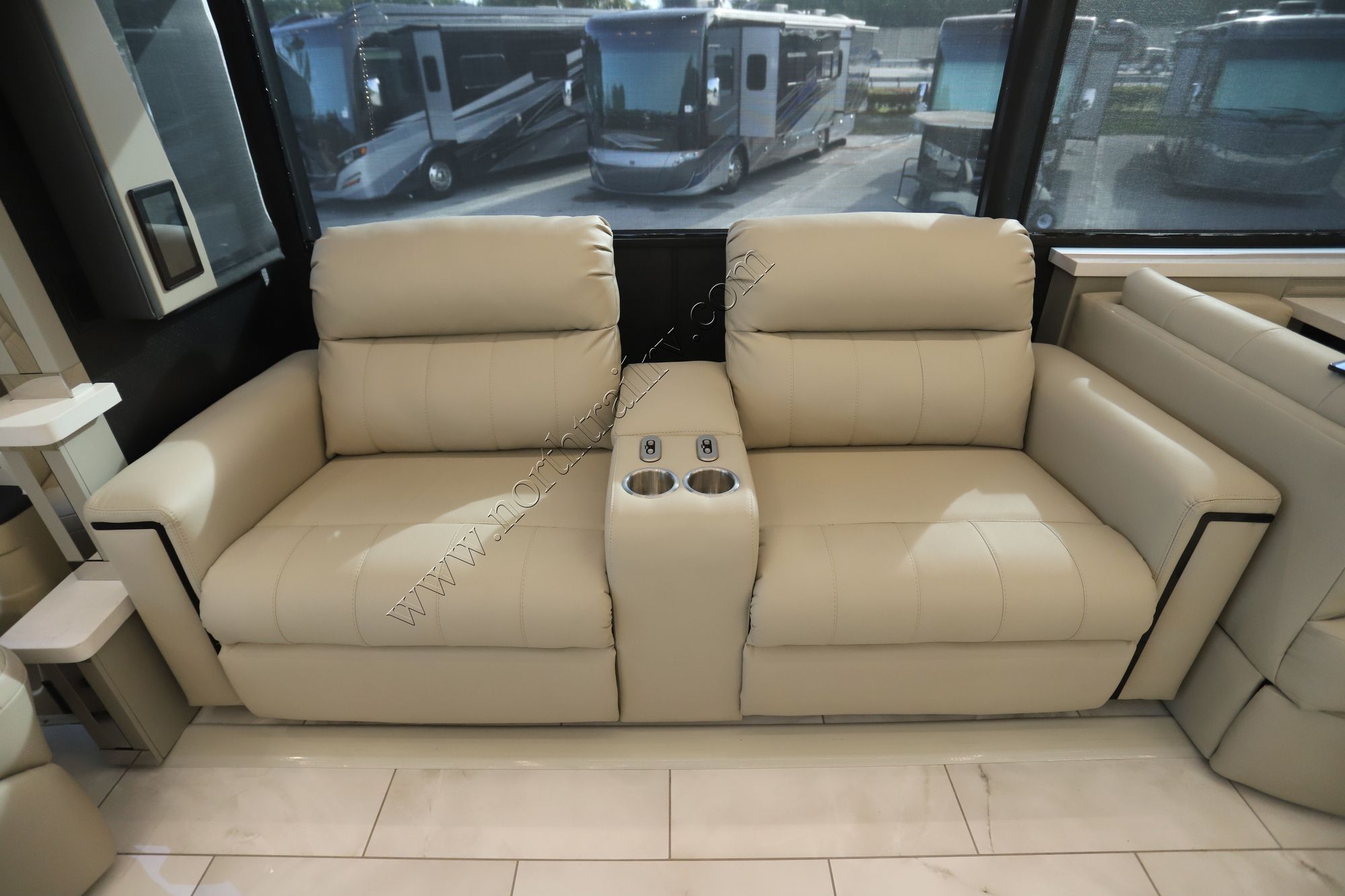 Used 2024 Tiffin Motor Homes Zephyr 45FZ Class A  For Sale