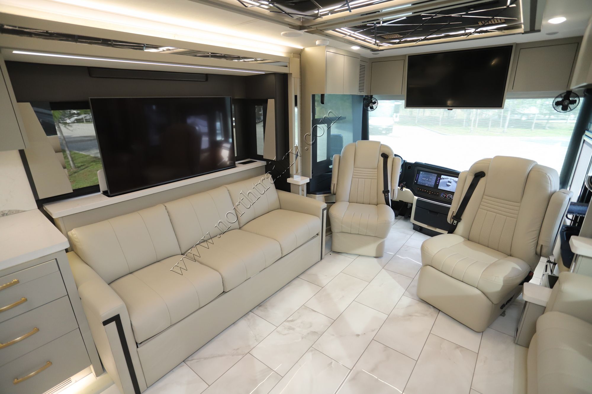 Used 2024 Tiffin Motor Homes Zephyr 45FZ Class A  For Sale