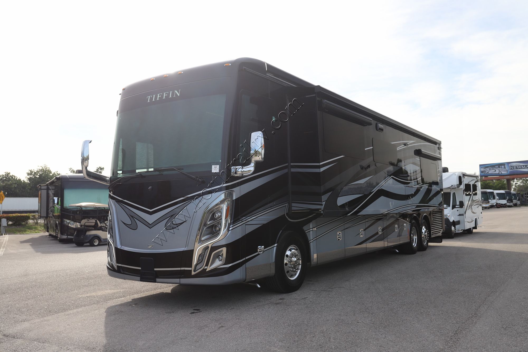 Used 2024 Tiffin Motor Homes Zephyr 45FZ Class A  For Sale